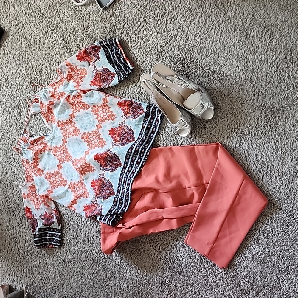 Crop/Ankle pants.